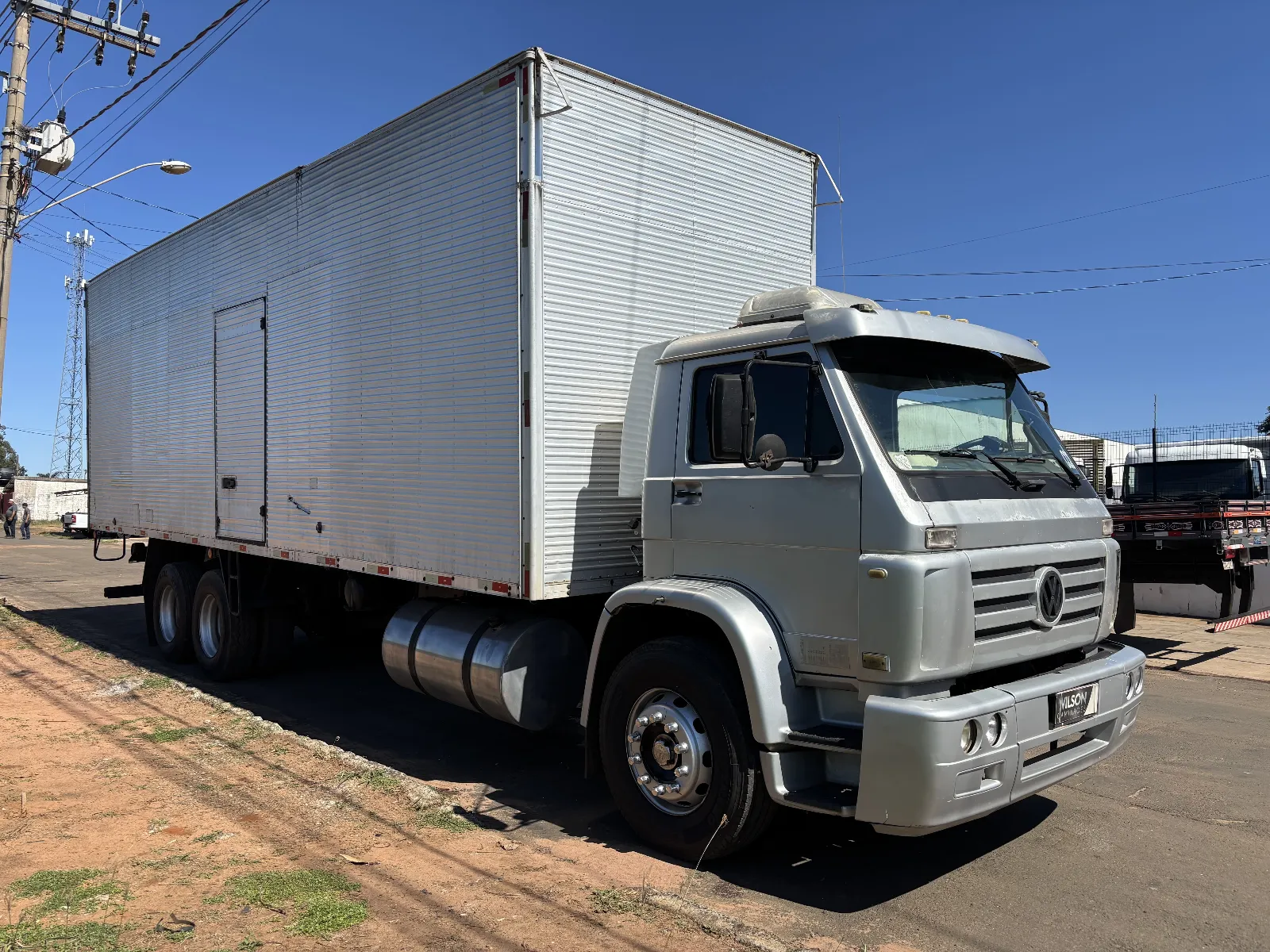 Volkswagen 18.310 2005