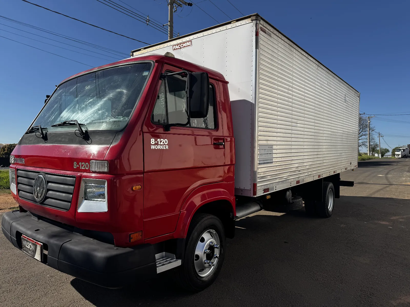 Volkswagen 8120 2010